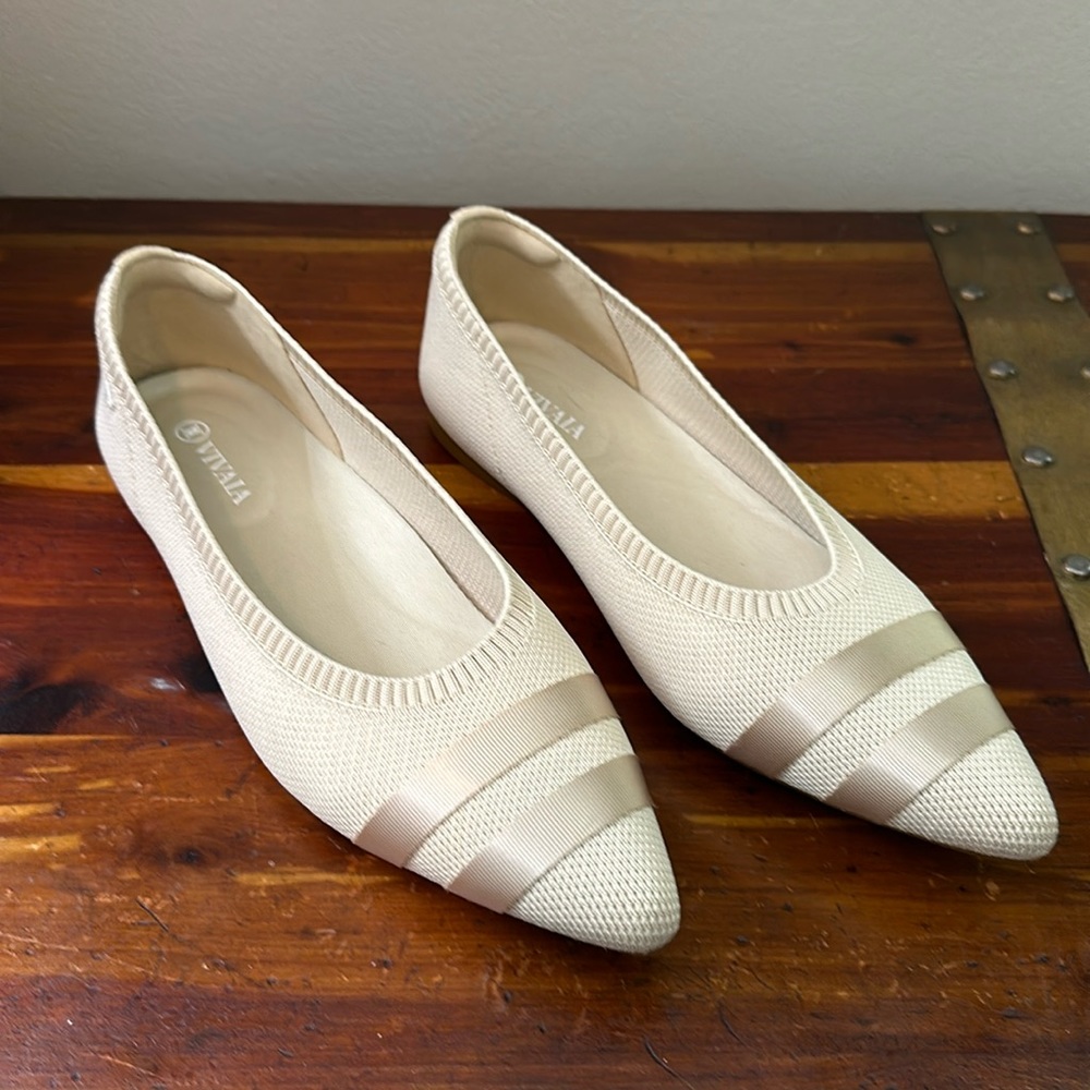 VIVAIA Pointed Toe Aria Flats